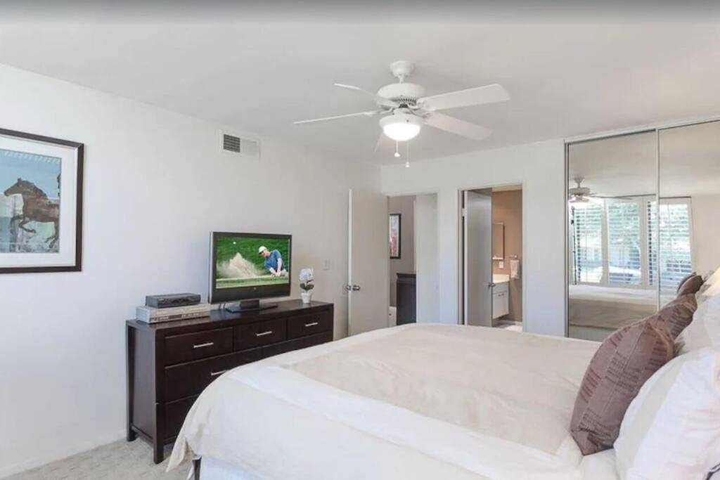 Private Country Club Condo On Awesome Golf Course! 棕榈荒漠 外观 照片